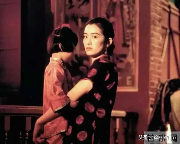 巩俐1986年手写稿曝光！字迹遒劲有力，书法爱好者迫不及待要临摹