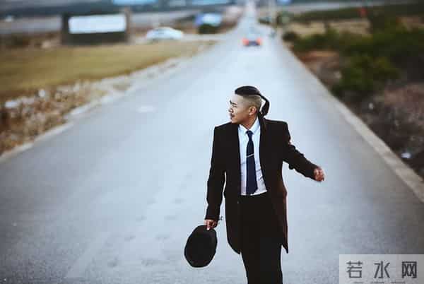 事实证明，靠鸡汤救穷人，稳坐“神坛”的大冰，已走上另一条道路