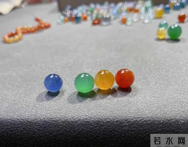 天空蓝确实很好，但真正有实力的是星空蓝翡翠