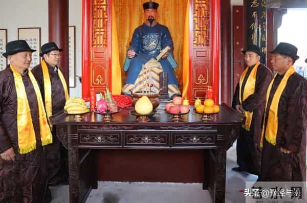 归德田氏举行2025年寒衣节拜祖典礼