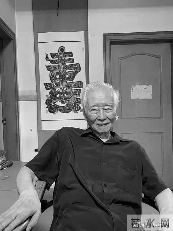 103岁茅盾文学奖作家王火去世，他曾是全国第一个报道南京大屠杀的记者