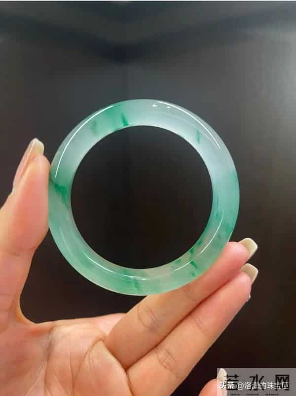 非洲翠的7大冷知识：外号“倒霉石”，颜值天花板，永远的配角。