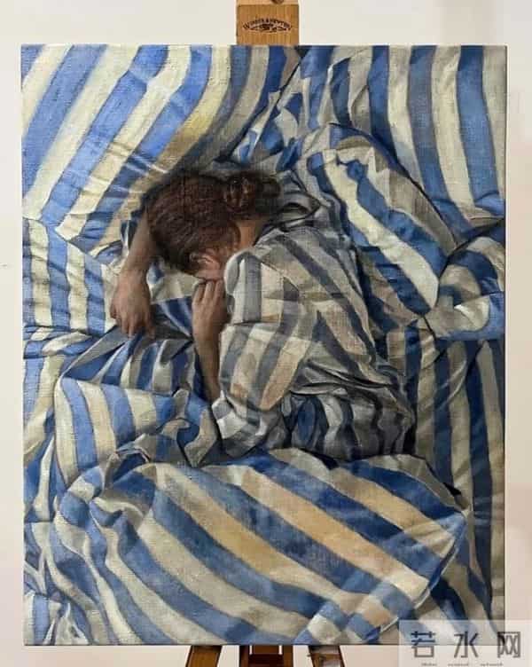 俯视下掩盖的情绪，色彩布局拉开的空间距离感，好独特的视角！