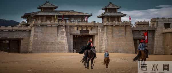 十首豪放诗词，笑看人间万千事