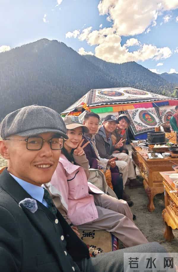 事实证明，靠鸡汤救穷人，稳坐“神坛”的大冰，已走上另一条道路