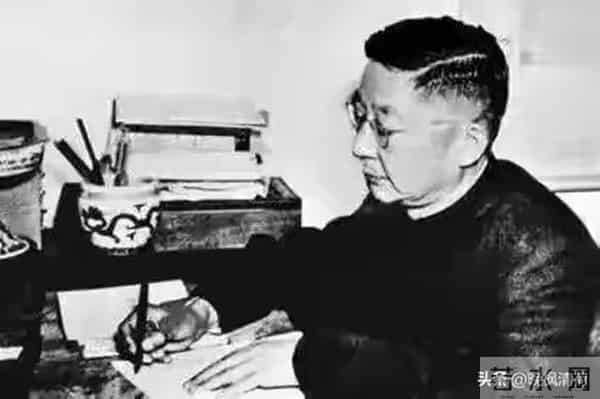 老舍坦露：对自己影响最大的是母亲，母亲死后一年才知道