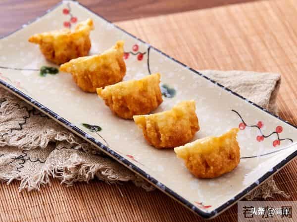 今天农历十月初六，记得“吃二样1果，忌二事”，顺遂安康寓意好