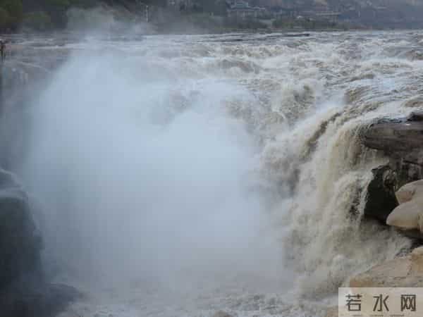 十首豪放诗词，笑看人间万千事