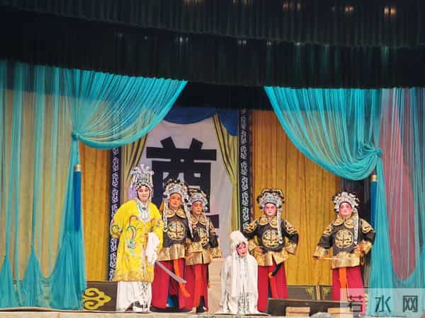 开封青年豫剧团