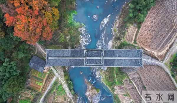 泰顺文兴桥：左右不对称造型，铸就廊桥中的比萨斜塔