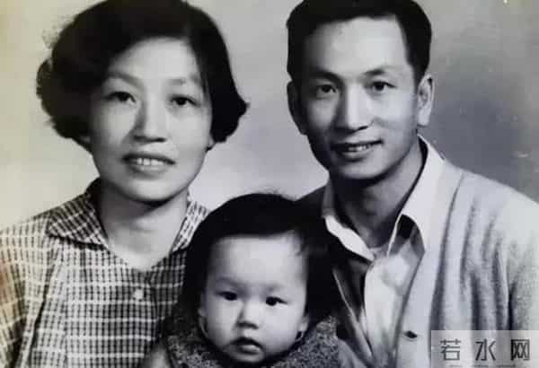 用一个“假名字”演了一辈子戏，娶了世界冠军，晚年只剩窗前孤影