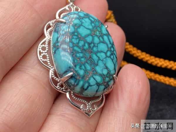 关于绿松石的八大冷知识：它比珍珠还娇气，史上最早被仿制的宝石