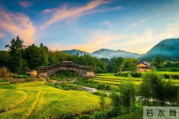 泰顺文兴桥：左右不对称造型，铸就廊桥中的比萨斜塔