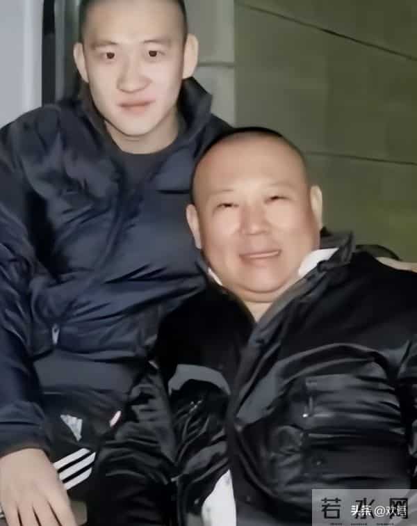 相声界乌烟瘴气，冯巩为什么不出手，姜昆的“下场”就是前车之鉴