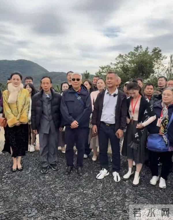 沈巍生态圈暗流涌动，“座位之争”只是冲突的呈现而已