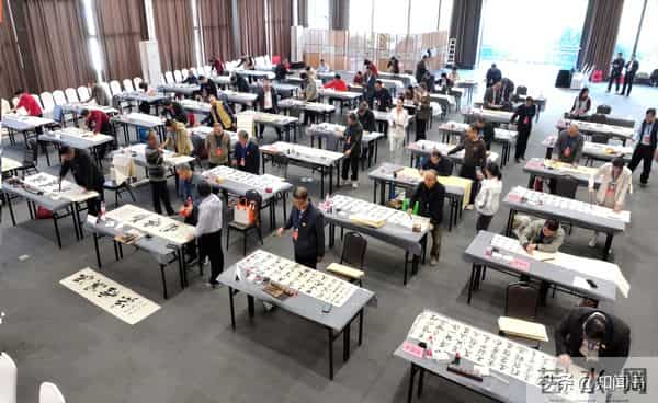 广州从化百米书法长卷现场创作大会在荔博园圆满举办