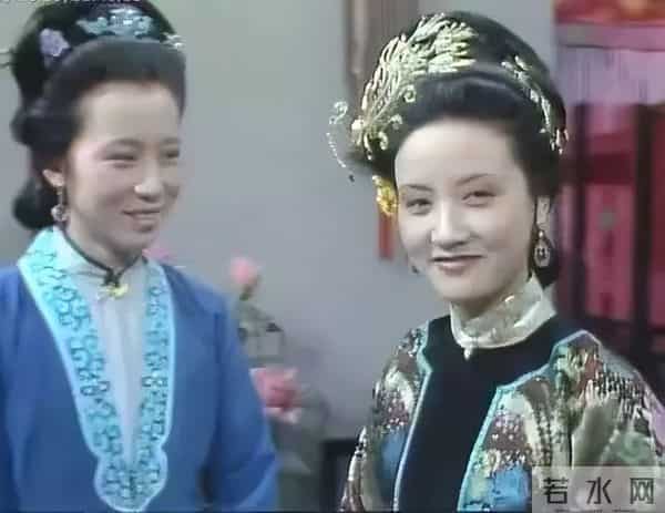 秋纹一句话道出平儿袭人凤姐的大秘密，原来宝钗早就想借刀杀人