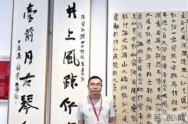 特等奖骤撤背后：书法大赛改分迷局，人情网为何压倒笔墨功？