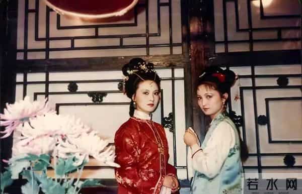 秋纹一句话道出平儿袭人凤姐的大秘密，原来宝钗早就想借刀杀人