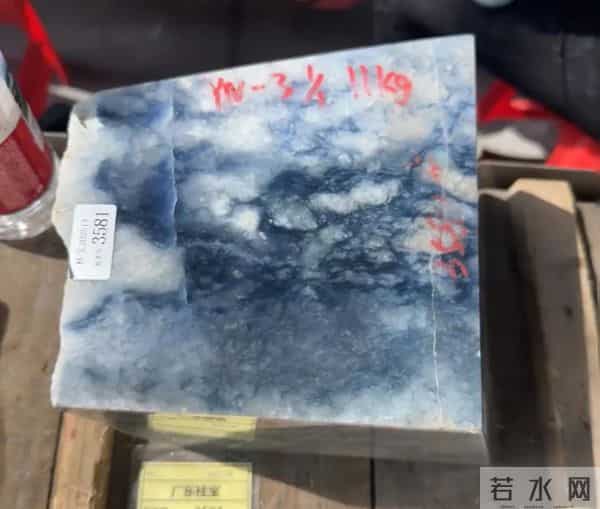 天空蓝确实很好，但真正有实力的是星空蓝翡翠