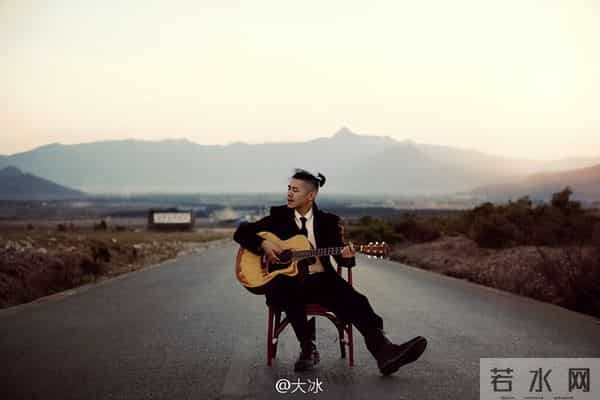 事实证明，靠鸡汤救穷人，稳坐“神坛”的大冰，已走上另一条道路