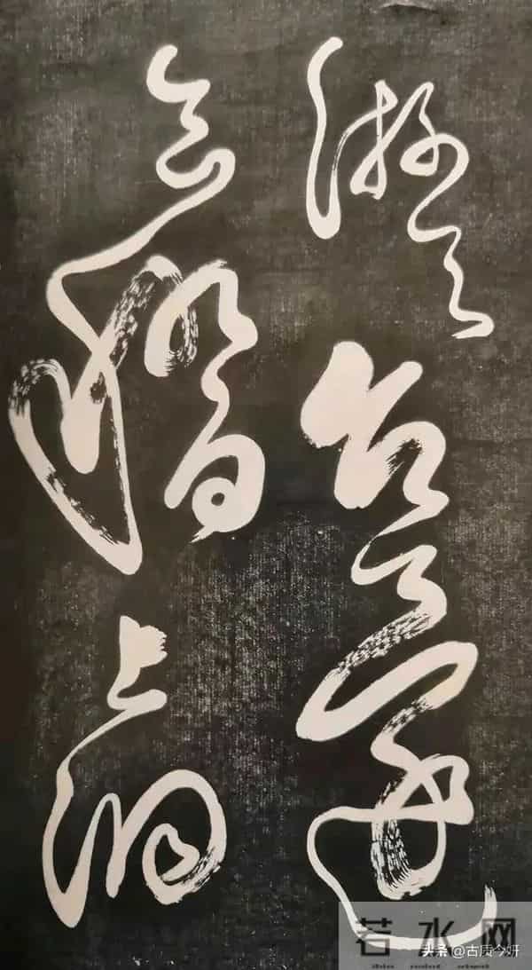 50岁的怀素狂草已达化境,写出挑战王羲之大作,内行都说他赢了!