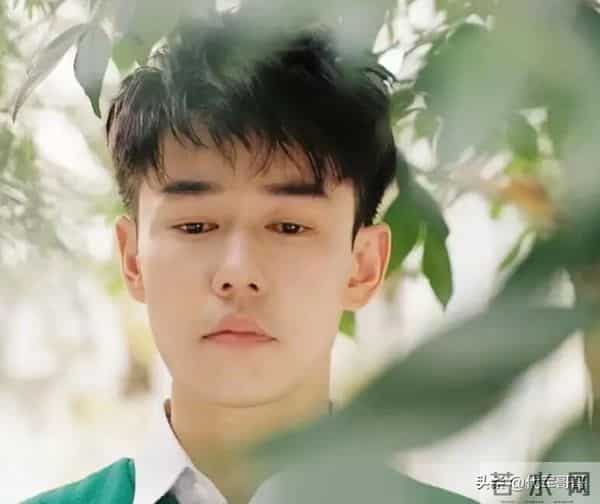 爸爸是国家一级演员，出道15年不温不火，36岁靠《四喜》终于红了