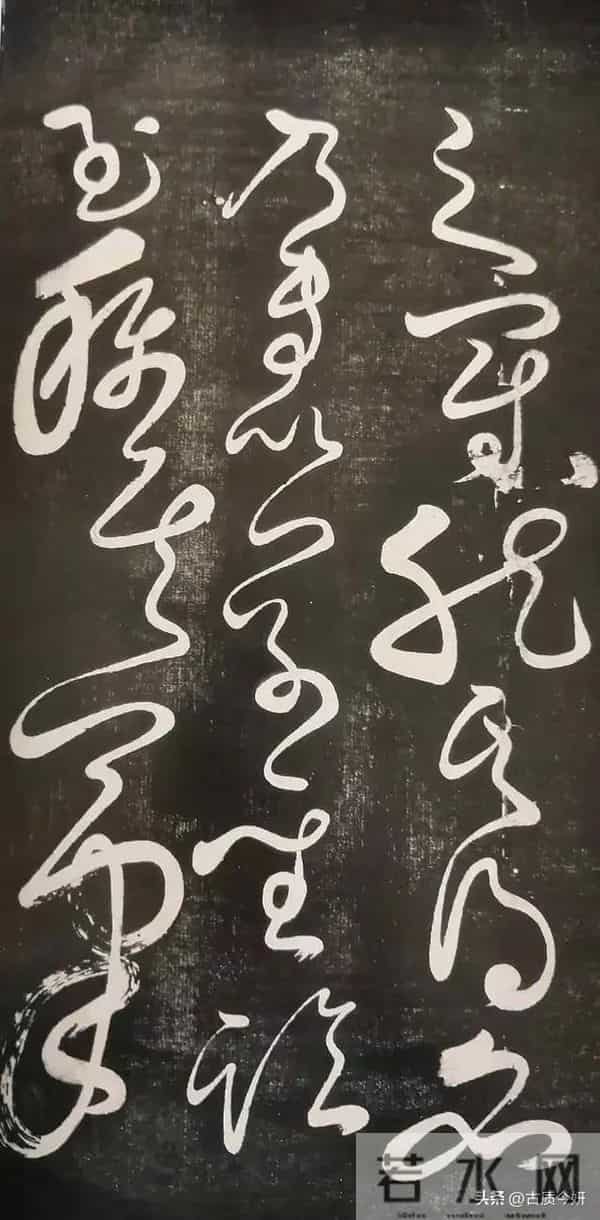 50岁的怀素狂草已达化境,写出挑战王羲之大作,内行都说他赢了!