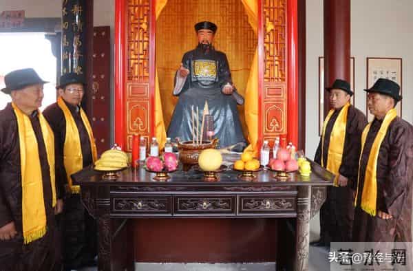 归德田氏举行2025年寒衣节拜祖典礼