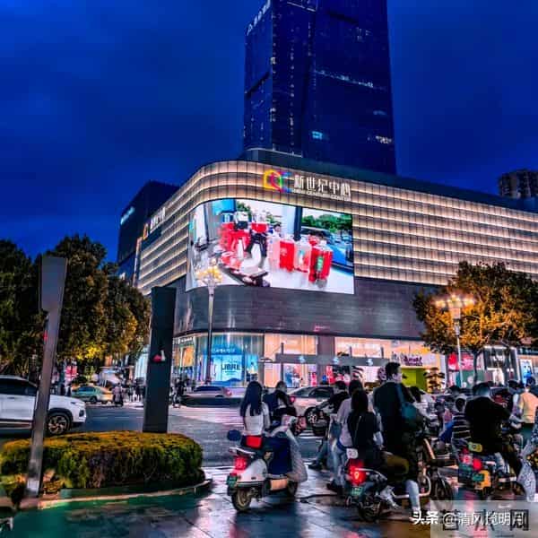 刚从河北邯郸回来，毫不客气的说，邯郸就是全国郊区城建天花板！