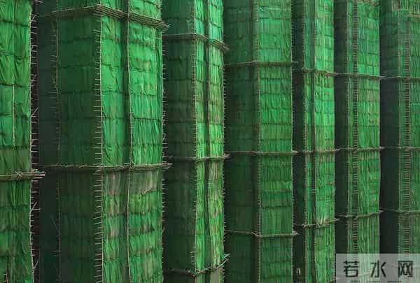 香港摩天楼为何还是用竹子脚手架？