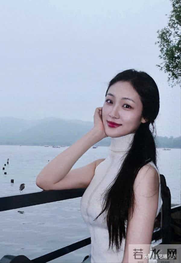 越剧“新生代”10大美女，陈丽君第二，花中魁首是她