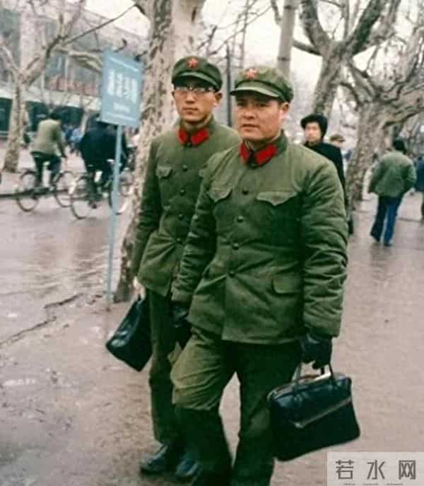 故事：86年转业，战友到物资局我却进了快倒闭烟厂，我却喜笑颜开