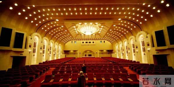 人民大会堂的造价是多少呢？要求总造价不得超过8400万元