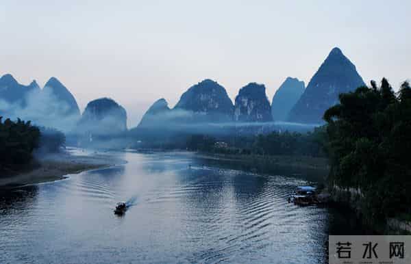 他被身边人称为“当今李白”，为何呢？这13首原创诗告诉你答案