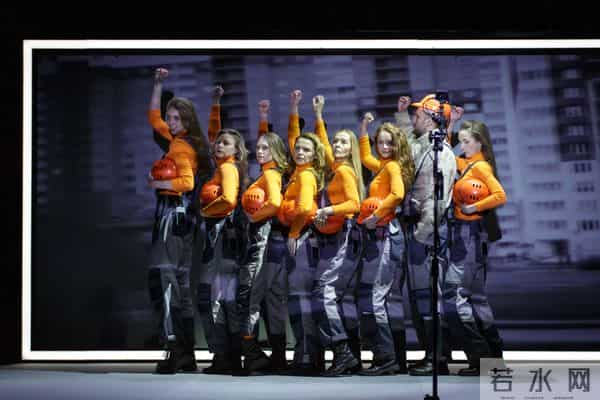 “我们想象中的上海，和实际看到的上海一样，只不过天气特别好”