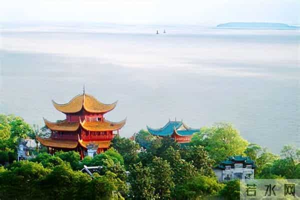 他被身边人称为“当今李白”，为何呢？这13首原创诗告诉你答案