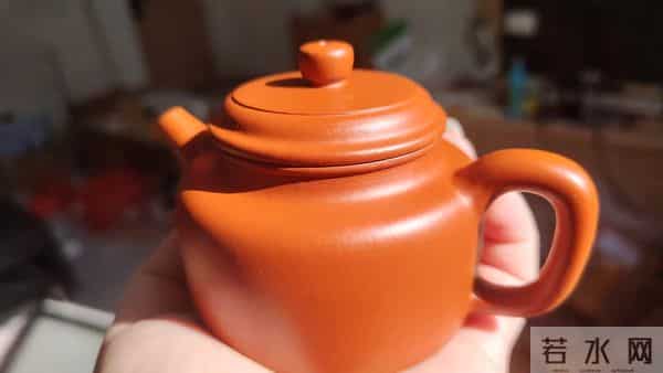 阳光下欣赏赵庄朱泥，宜兴最纯净的朱泥，也是最难做的紫砂...