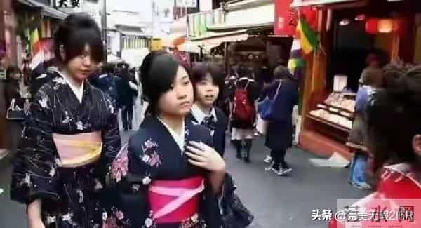 中日形势多变，上海五万日本人坚守还是离开？真相很现实