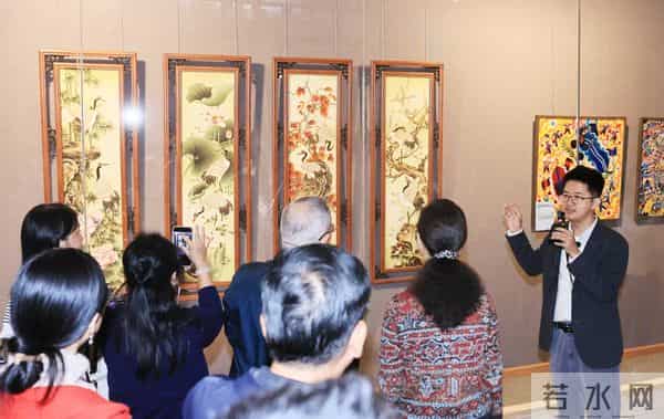 第十五届广东省民间工艺精品展在广州人民艺术中心举行