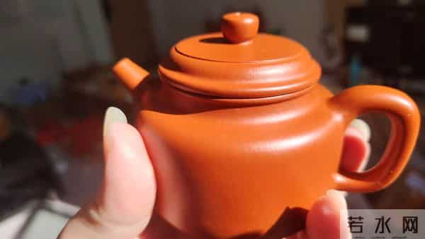 阳光下欣赏赵庄朱泥，宜兴最纯净的朱泥，也是最难做的紫砂...