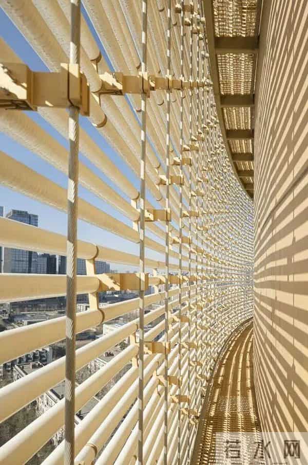 北京CBD地标：人民日报社总部大楼，灵感源自“人”字