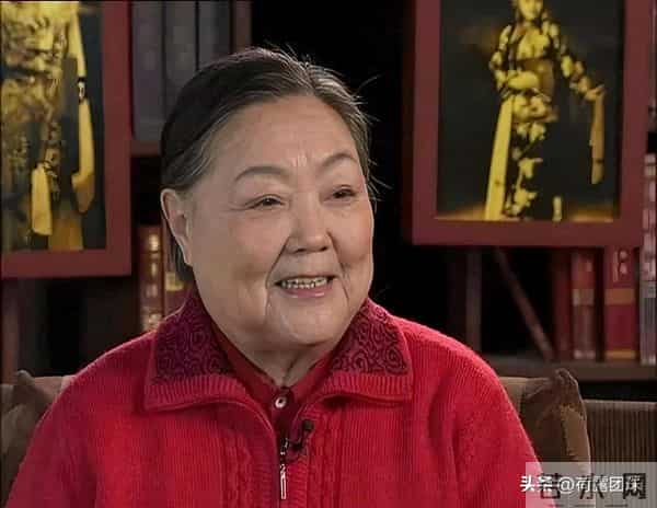 凤冠映豫韵 百年照梨园——马金凤