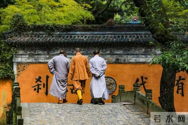 穿越千年的心灵之旅：佛教在中国的传播与繁荣