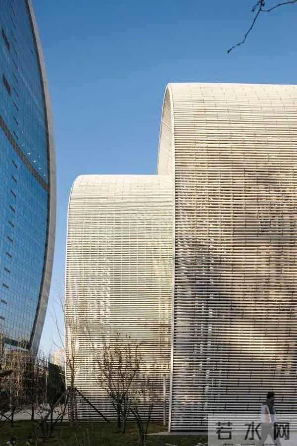 北京CBD地标：人民日报社总部大楼，灵感源自“人”字