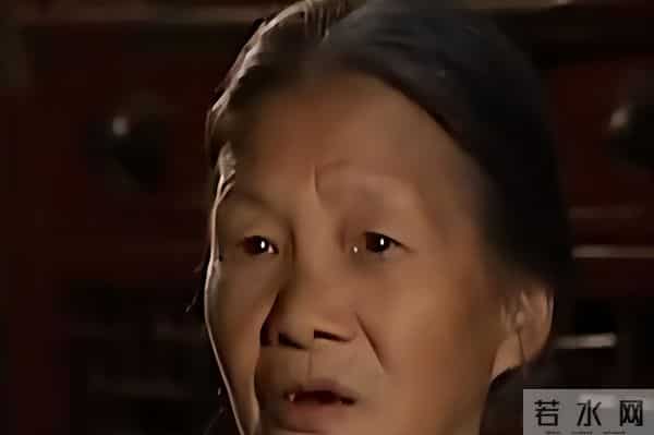 老太二十多年不吃饭，医院检查无大碍，女儿给出线索：与父亲有关