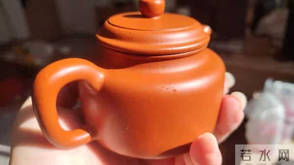 阳光下欣赏赵庄朱泥，宜兴最纯净的朱泥，也是最难做的紫砂...