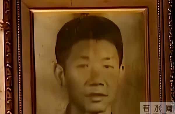 老太二十多年不吃饭，医院检查无大碍，女儿给出线索：与父亲有关