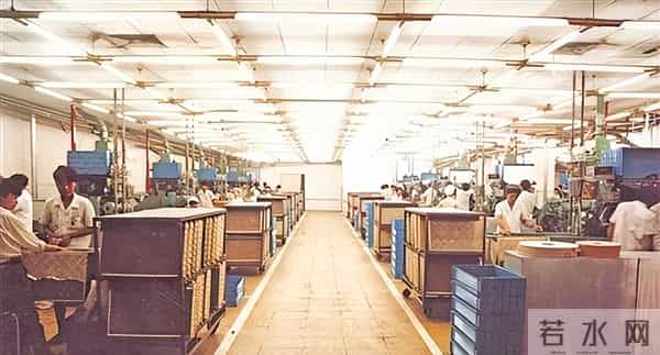 故事：86年转业，战友到物资局我却进了快倒闭烟厂，我却喜笑颜开