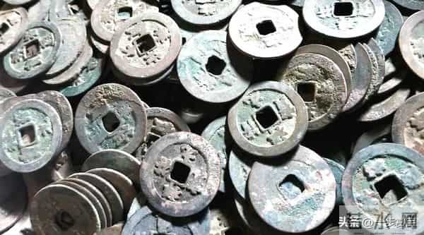墙角里的财富密码：这七种北宋古钱币，版本对了价值上万！